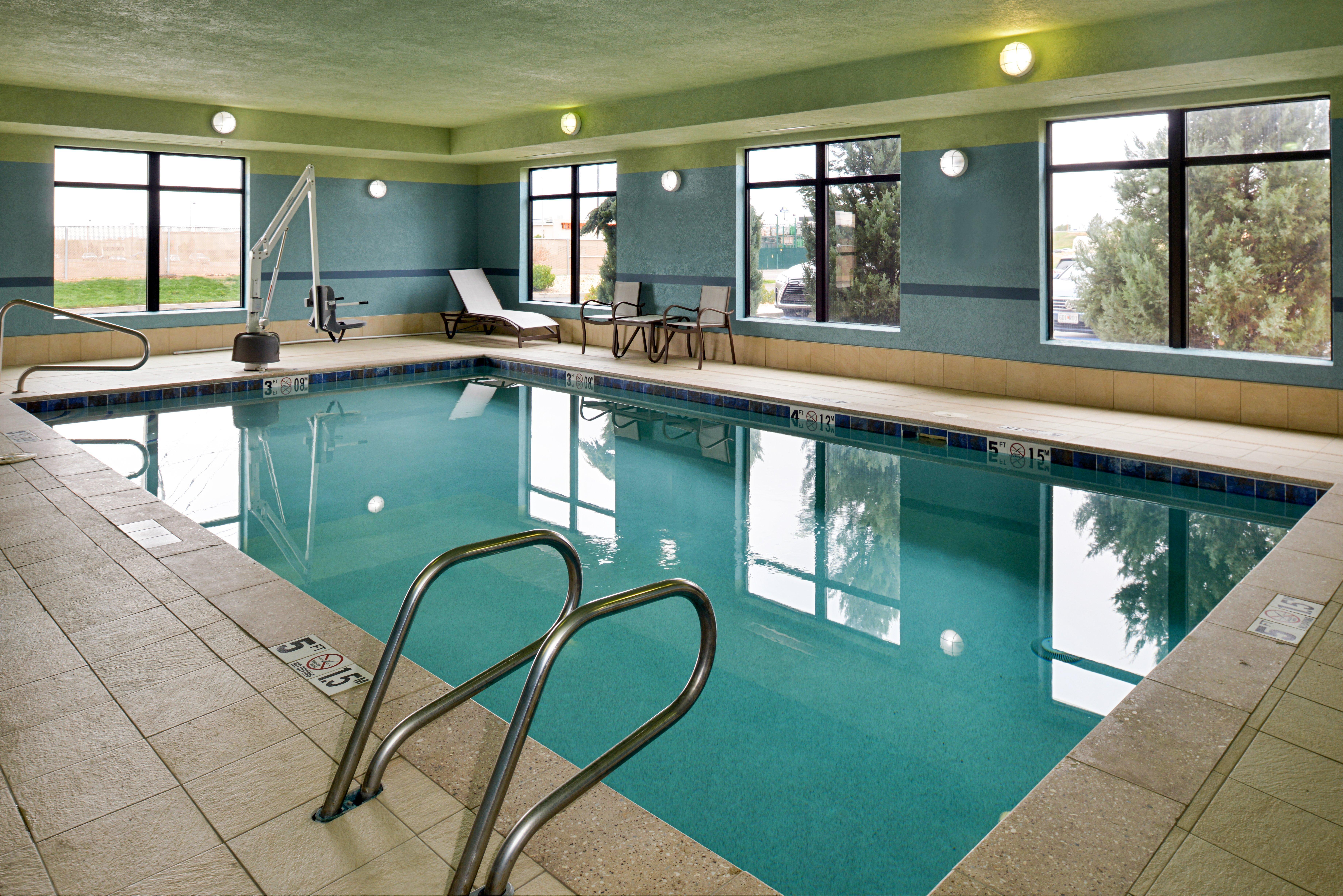 Holiday Inn Express & Suites Pueblo By Ihg Eksteriør billede