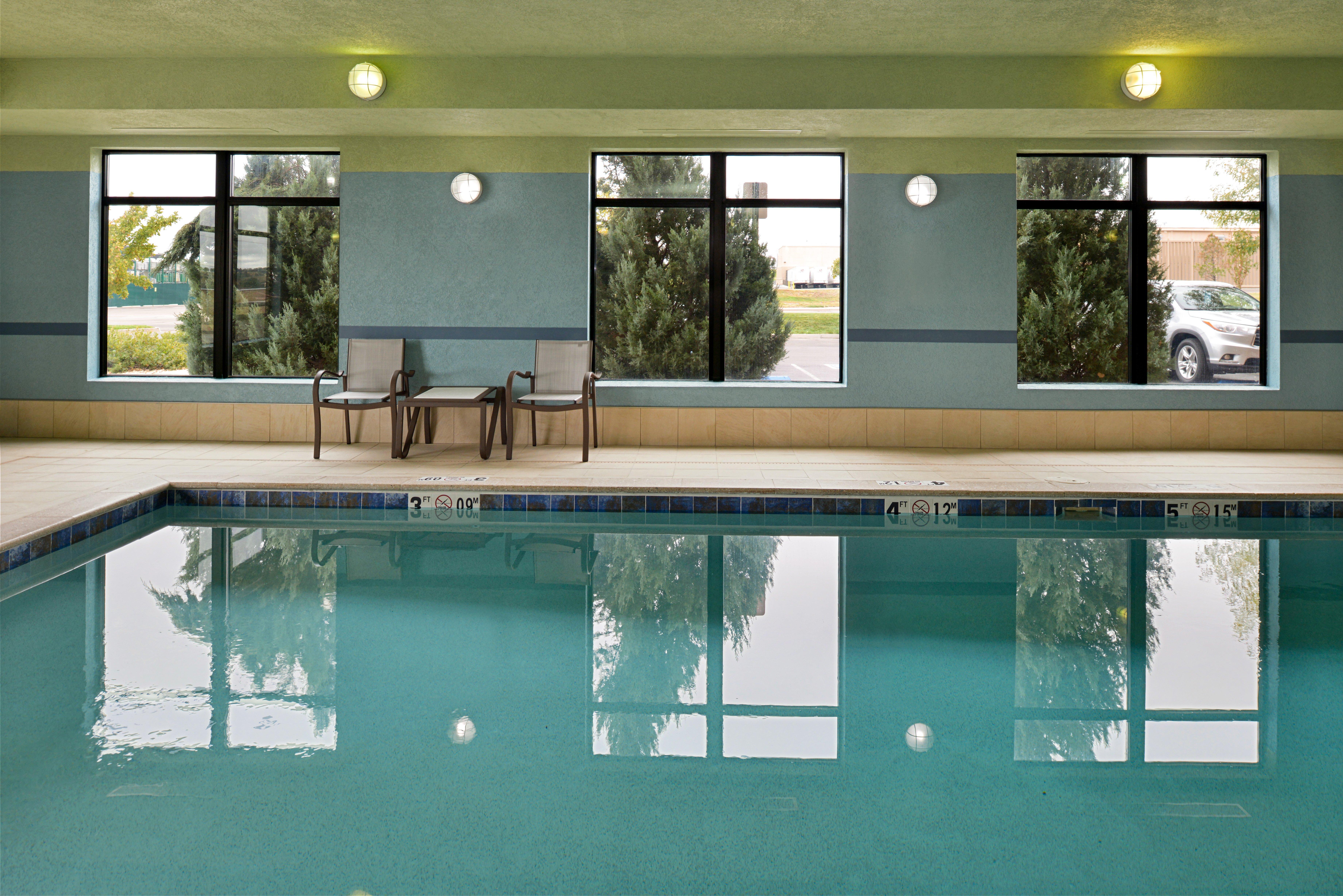 Holiday Inn Express & Suites Pueblo By Ihg Eksteriør billede