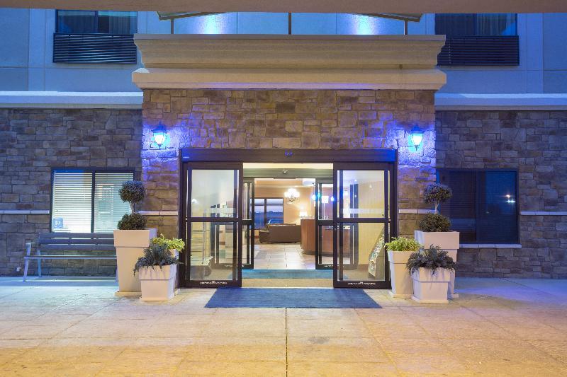 Holiday Inn Express & Suites Pueblo By Ihg Eksteriør billede