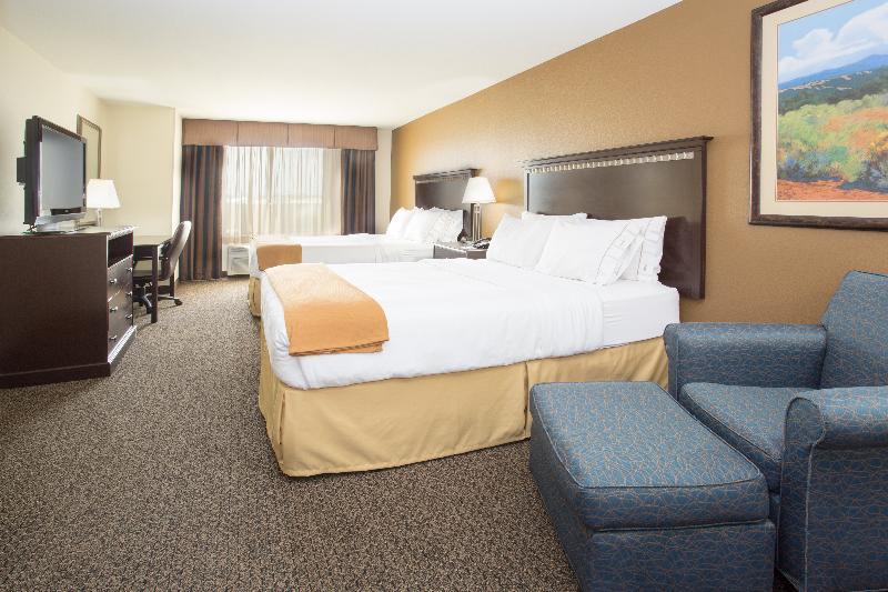 Holiday Inn Express & Suites Pueblo By Ihg Eksteriør billede